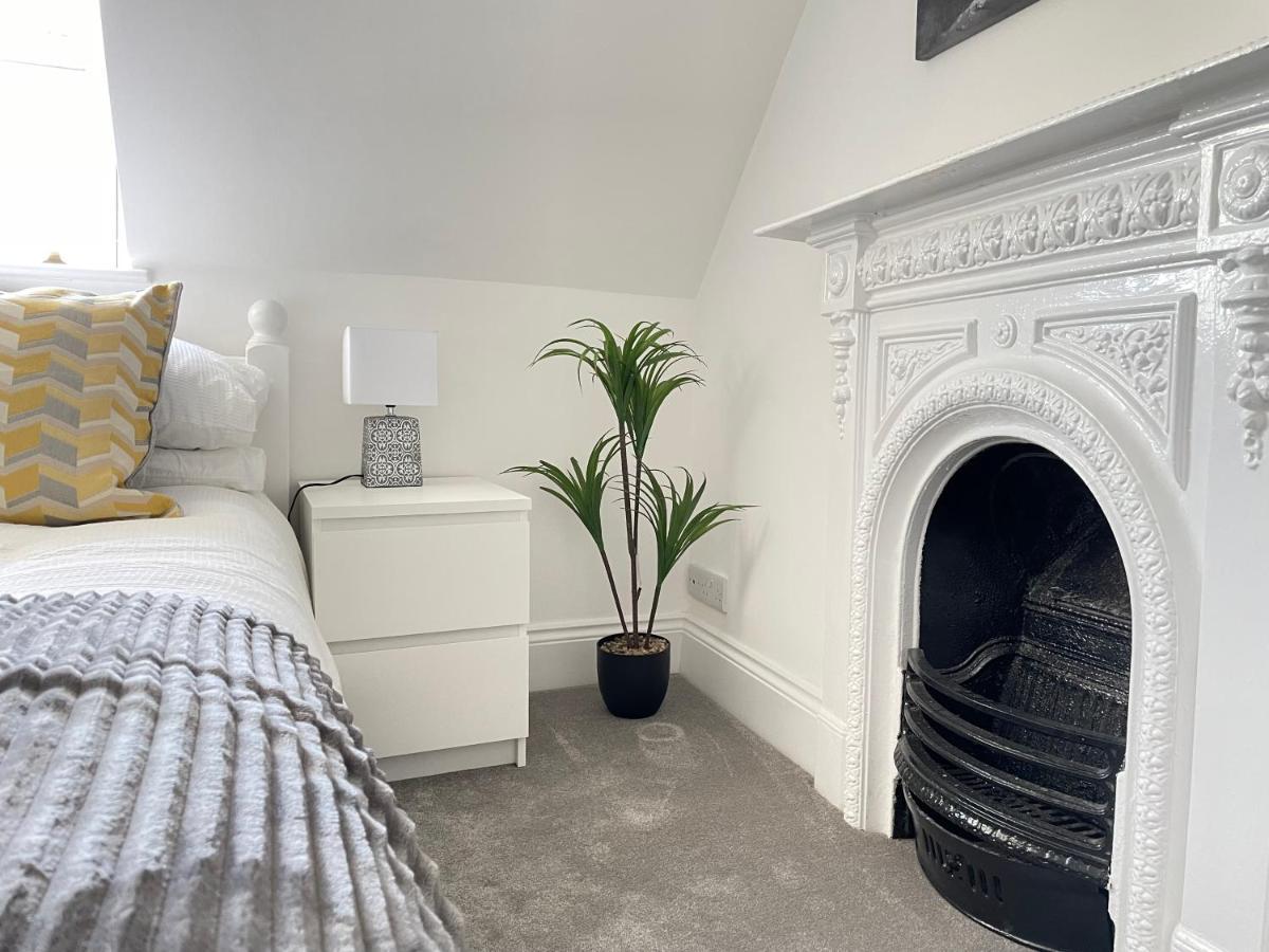 Light Airy 3 Bed Town Cntr Flat 700M To The Beach Bournemouth Eksteriør bilde